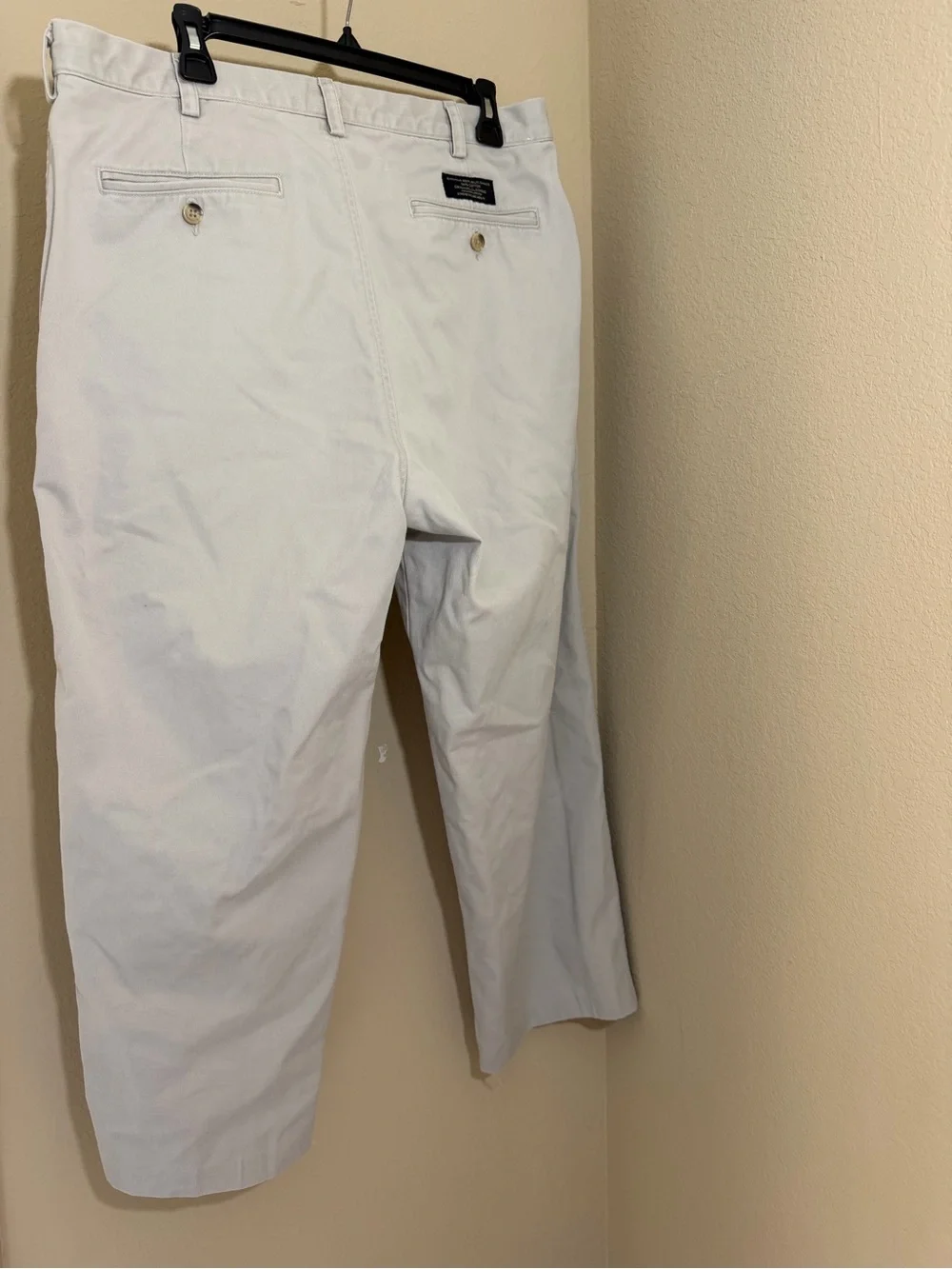 Banana republic chinos cotton Off-White….strength and reliability. Size 36